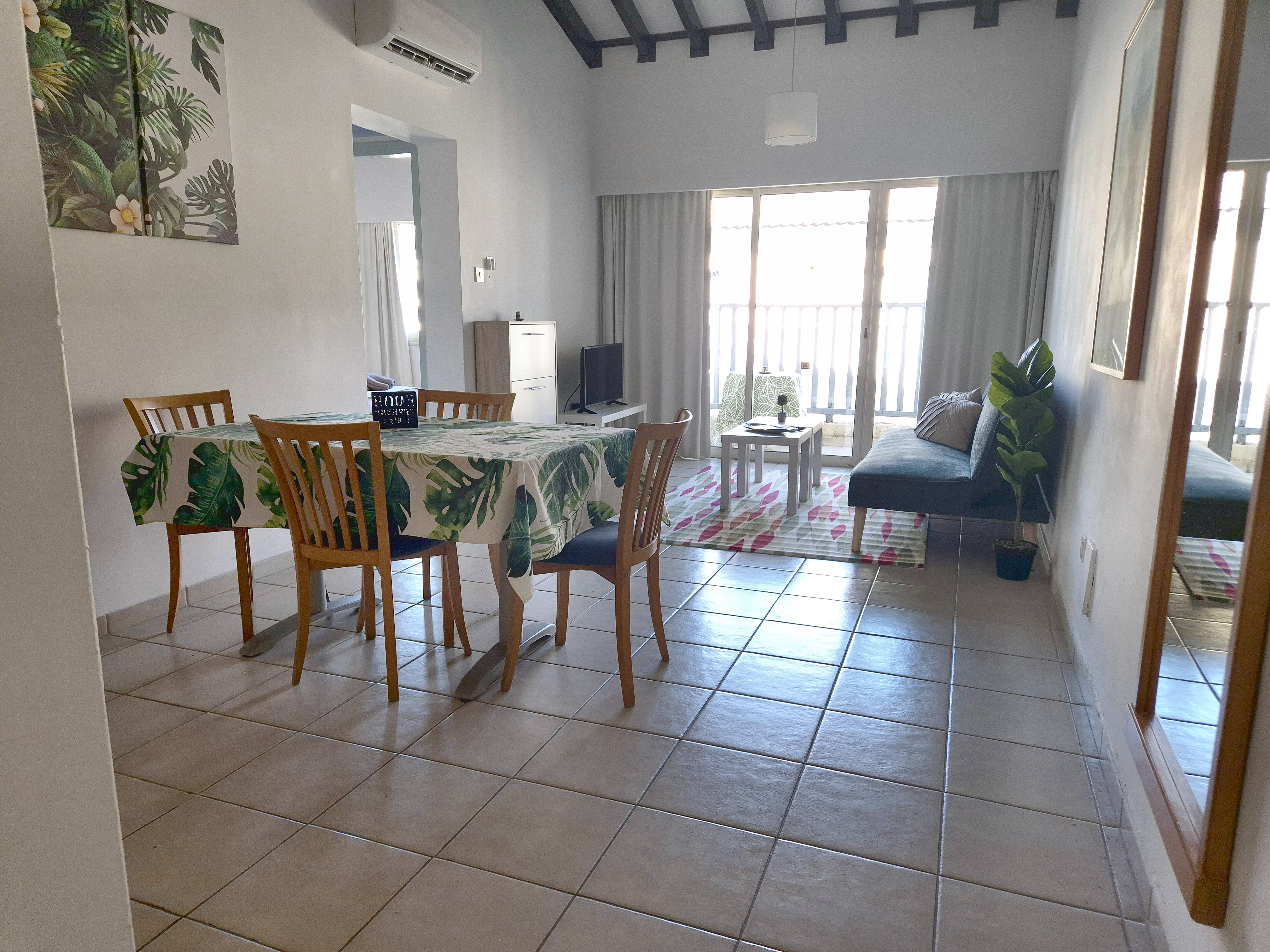 Living and dining room, dining table for four