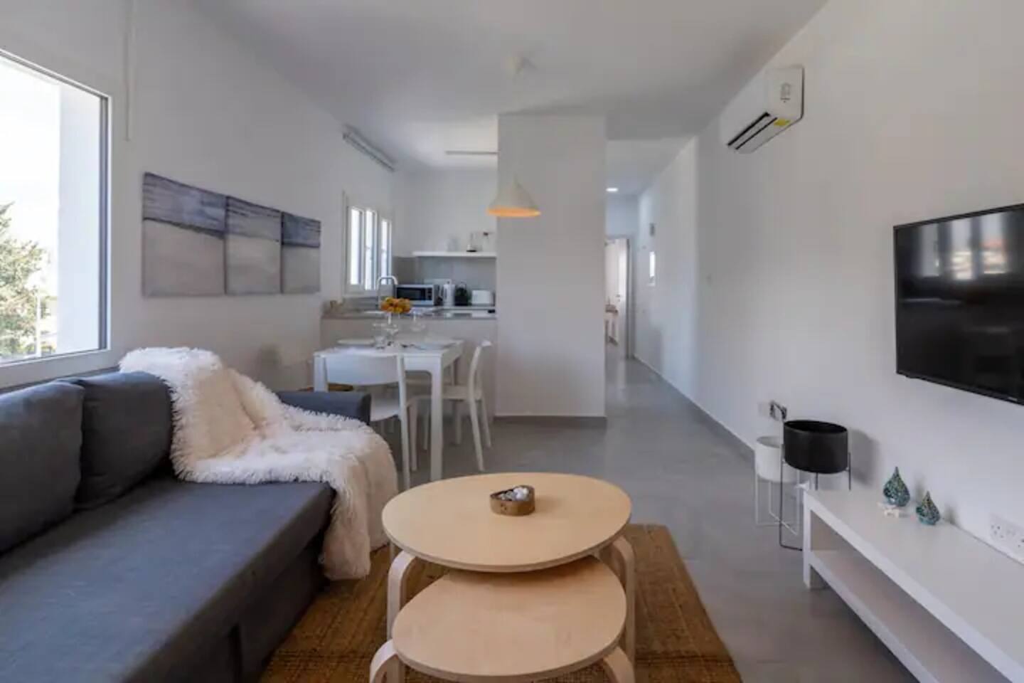 Harbour Central: 1 BR Steps from Beach & Nightlife, photo 5