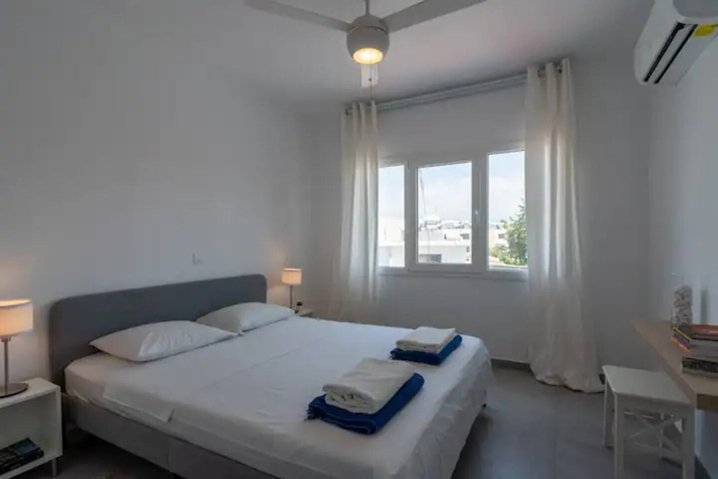 Harbour Central: 1 BR Steps from Beach & Nightlife, photo 10
