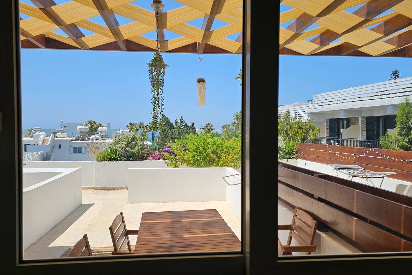 Harbour Central II · 1BR Rooftop Garden · Steps from Beach & Harbour, photo 1