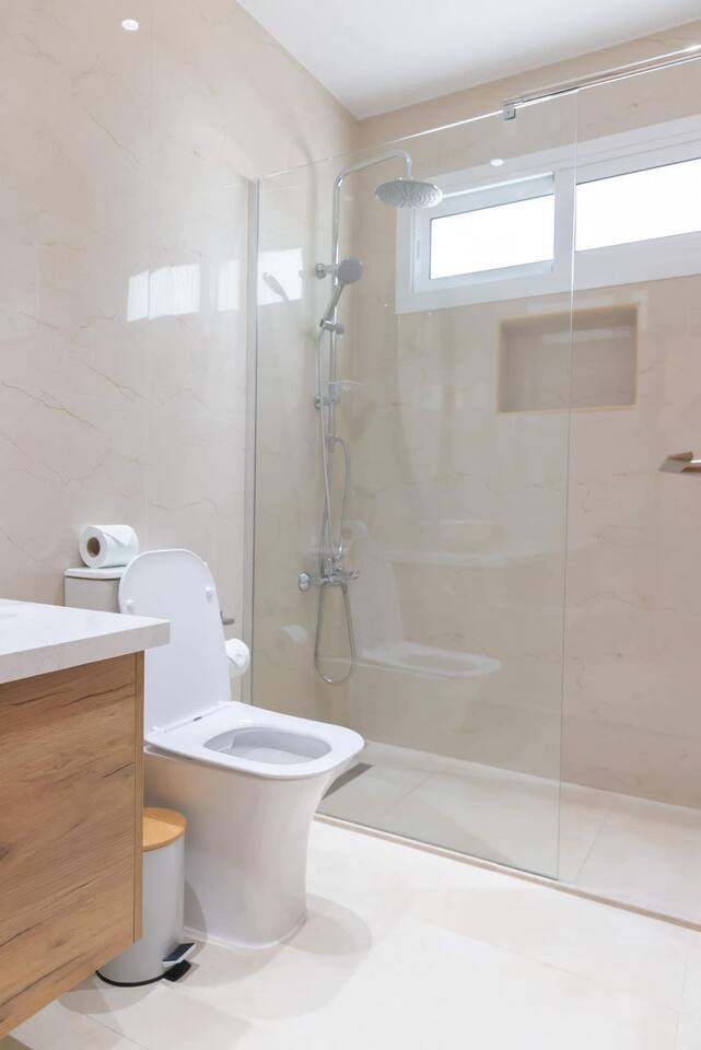 Lighthouse Beach • 1BR Steps from Paphos Seafront, photo 11