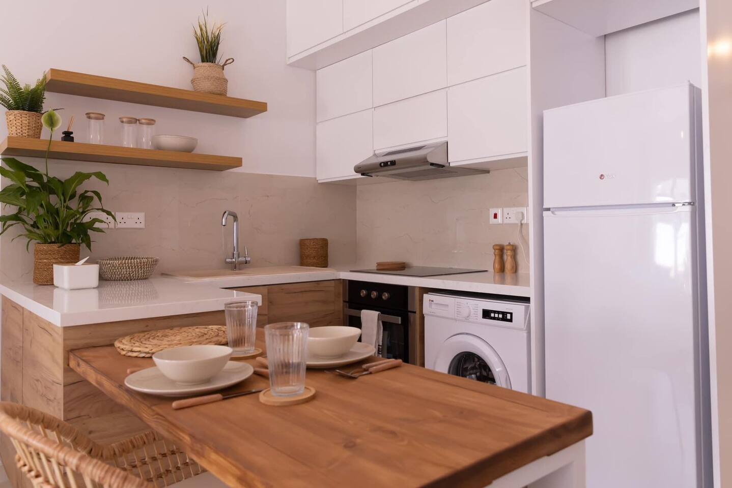 Lighthouse Beach • 1BR Steps from Paphos Seafront, photo 9